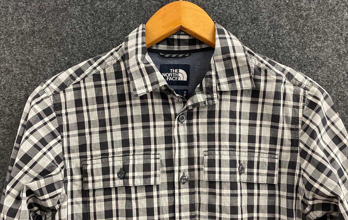The North Face Men's Long Sleeve Button Up Shirt Black White Gray Plaid Size S