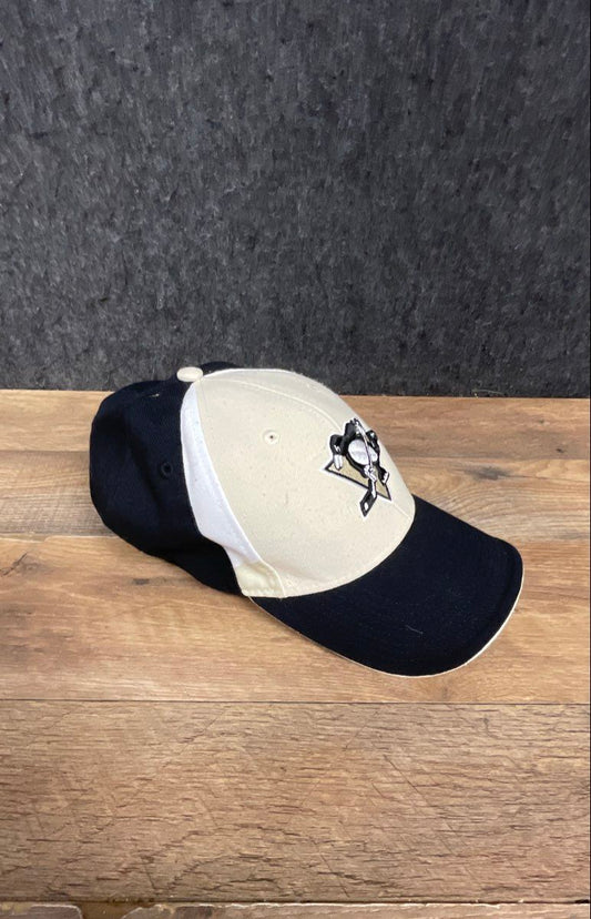 Reebok Men's Pittsburgh Penguins NHL Hat Black Cream Face Off Superflex Cap