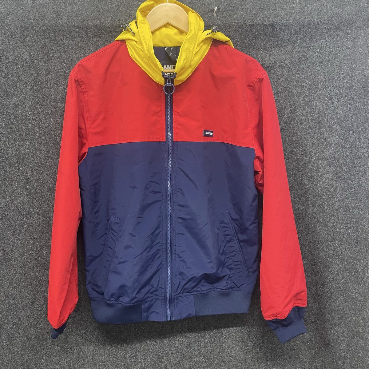 Lands' End Men's Rain Jacket Red Blue Yellow Colorblock Hooded NWT Sz M