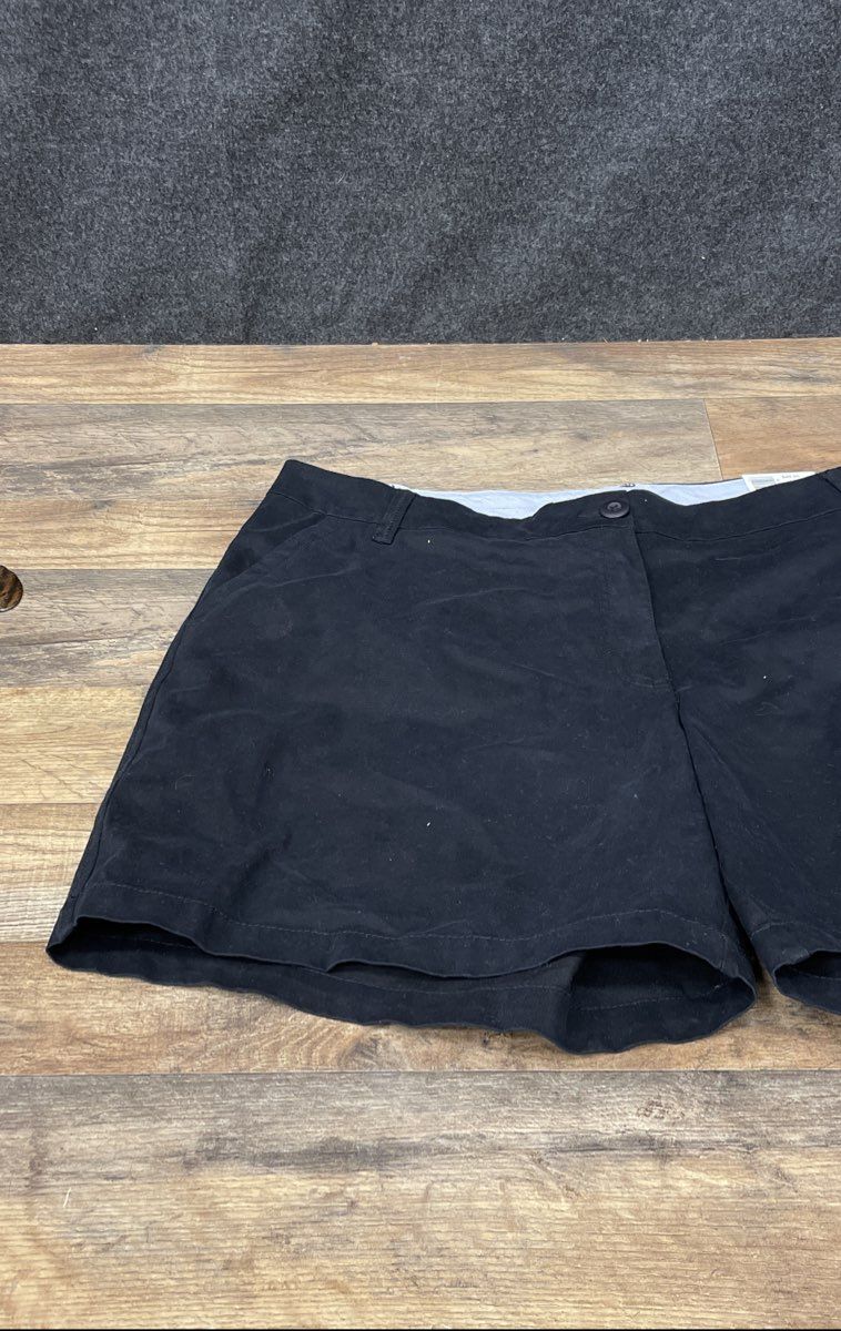 Crown & Ivy Women's Black Caroline Core Shorts Sz 16W NWT