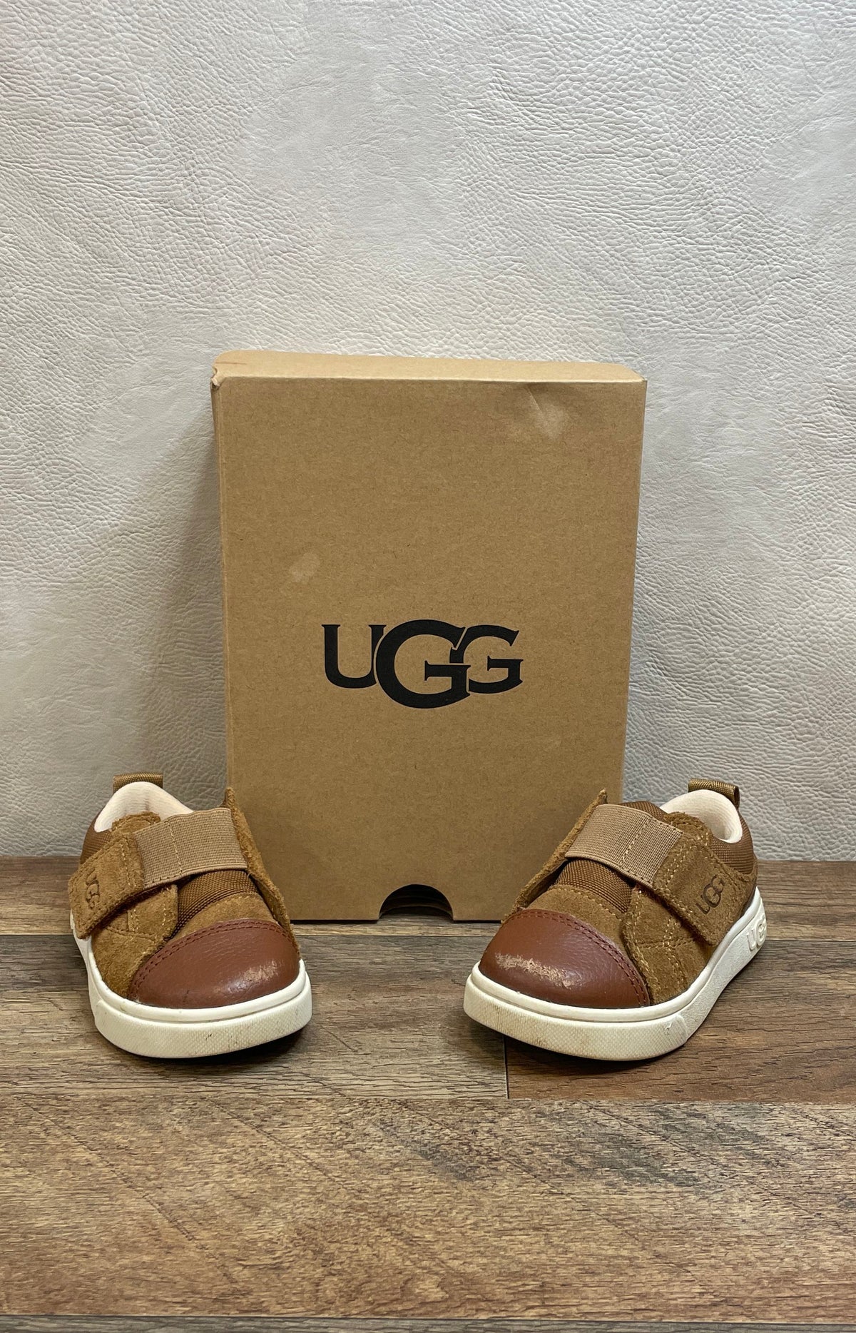 UGG Renato Chestnut Brown Suede Leather Toddler Sneakers Shoes Size 6