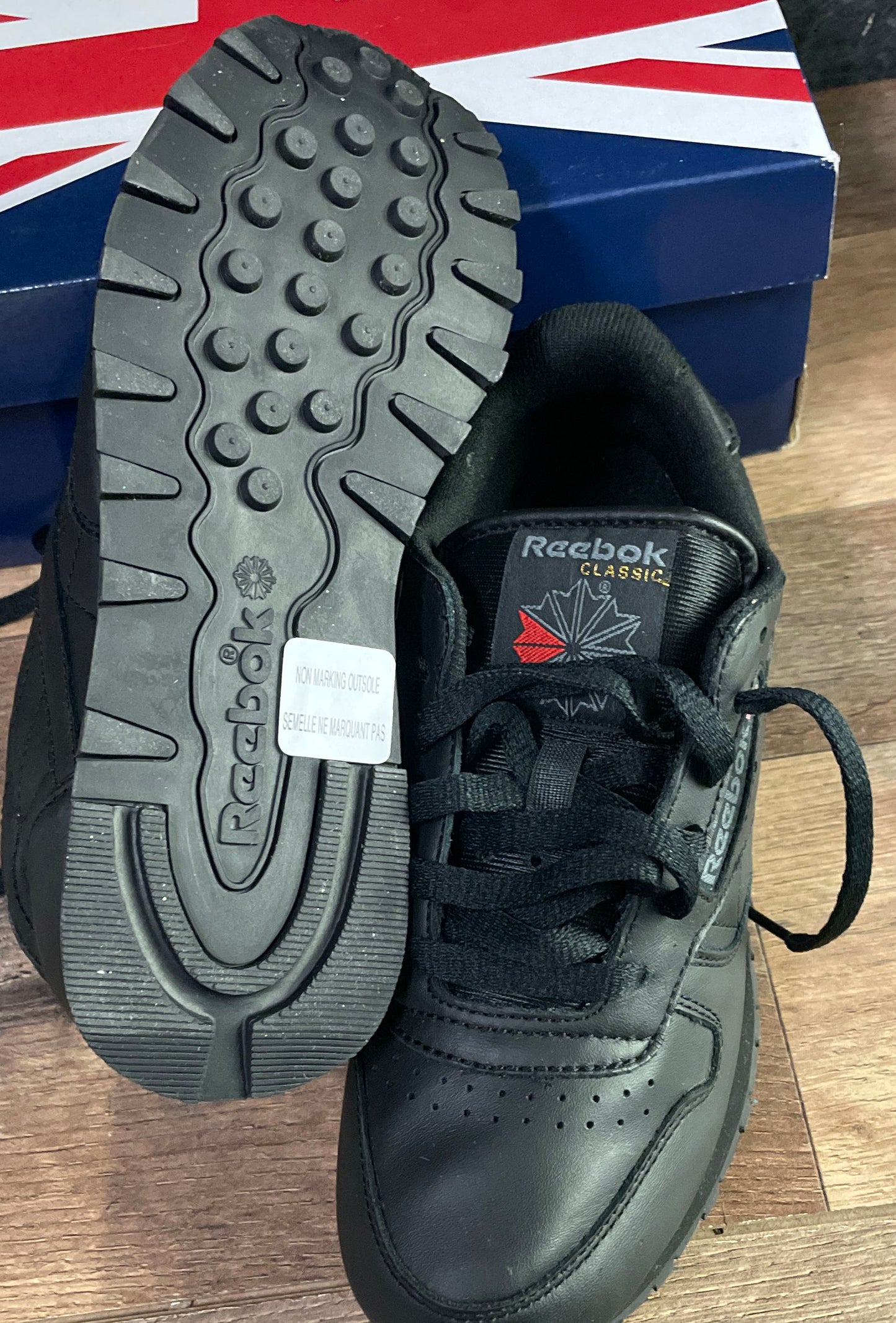 Reebok Classic Leather Black Women's Sneakers Size 6 NIB DS 1-5324