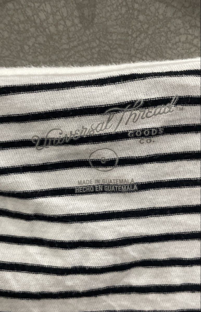 Universal Thread Women's V-Neck T-Shirt White Black Striped Cotton Sz S