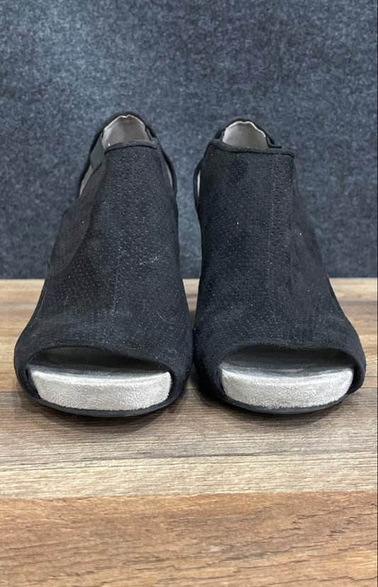 Life Stride Soft System Black Perforated Peep Toe Wedge Sandals Size 7.5M
