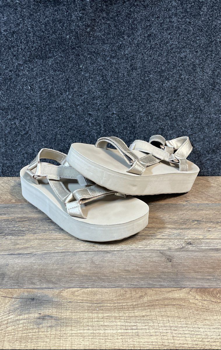 Teva Midform Universal Metallic Champagne Gold Platform Sandals Women's Size 9