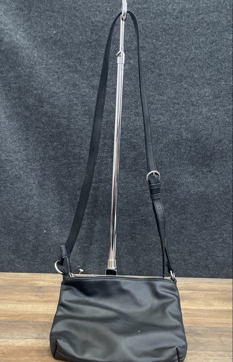 Universal Thread Black Faux Leather Crossbody Bag Front Pocket Silver Hardware