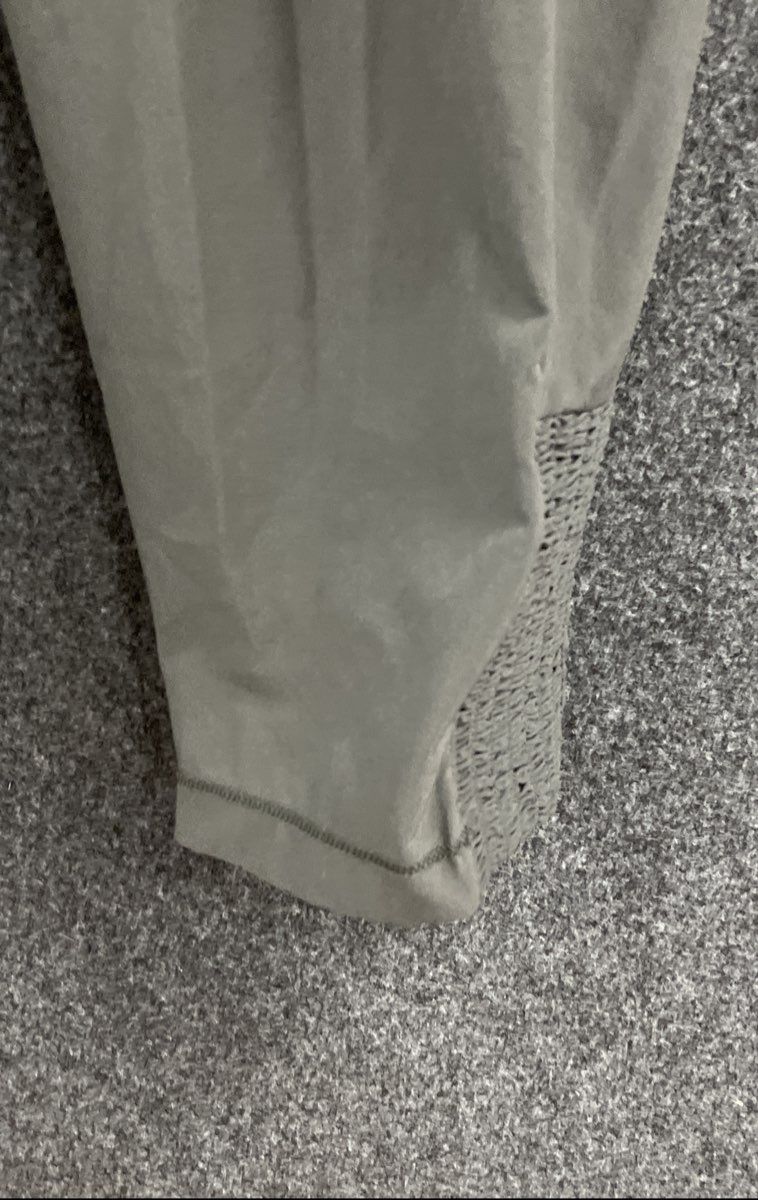 Athleta Women's Gray Cabo Jogger High Rise Ruffle Waist Smocked Cuff Pants Sz M