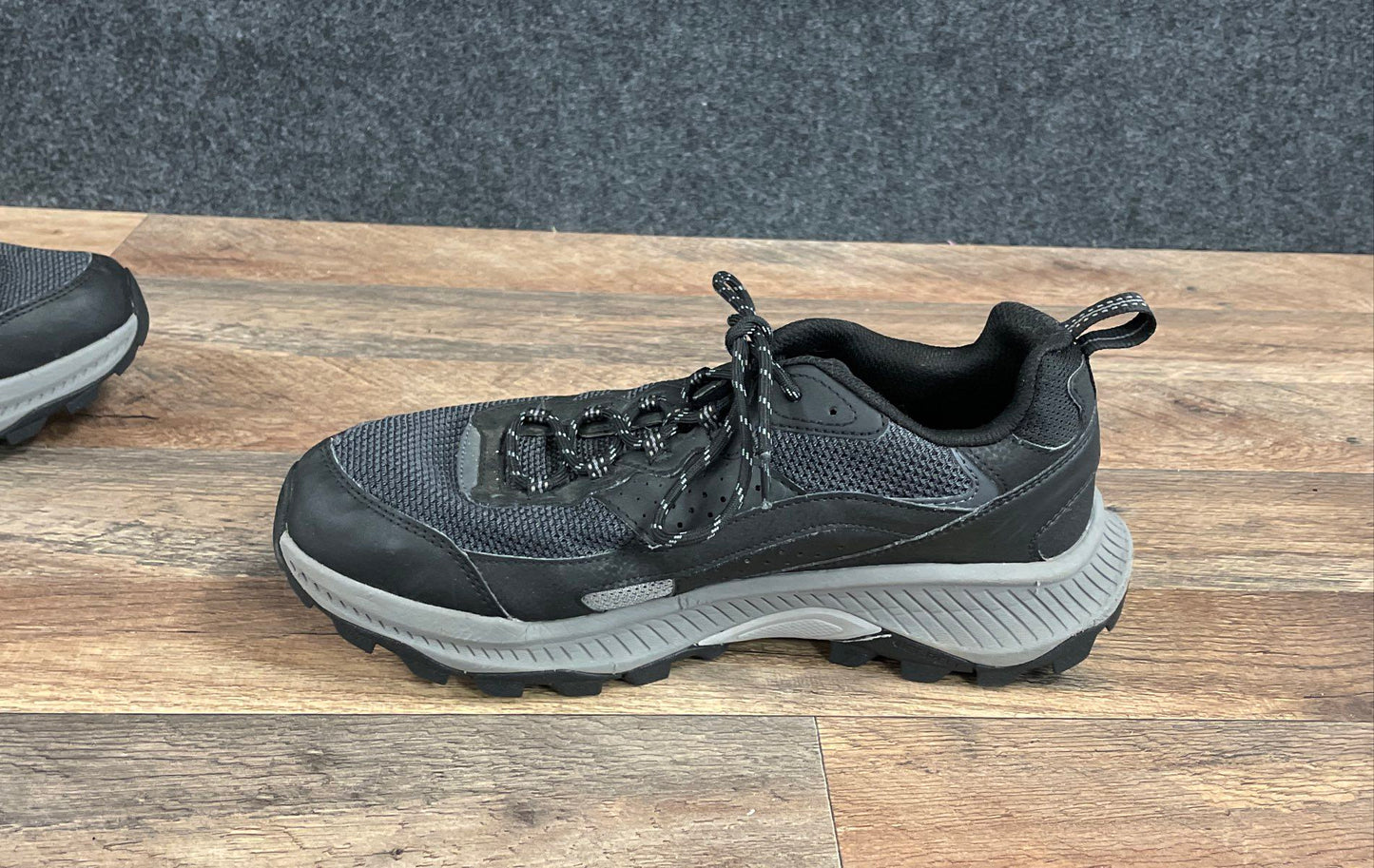 Merrell Alverstone Black Grey Hiking Trail Shoes Men's Size 10 Wide