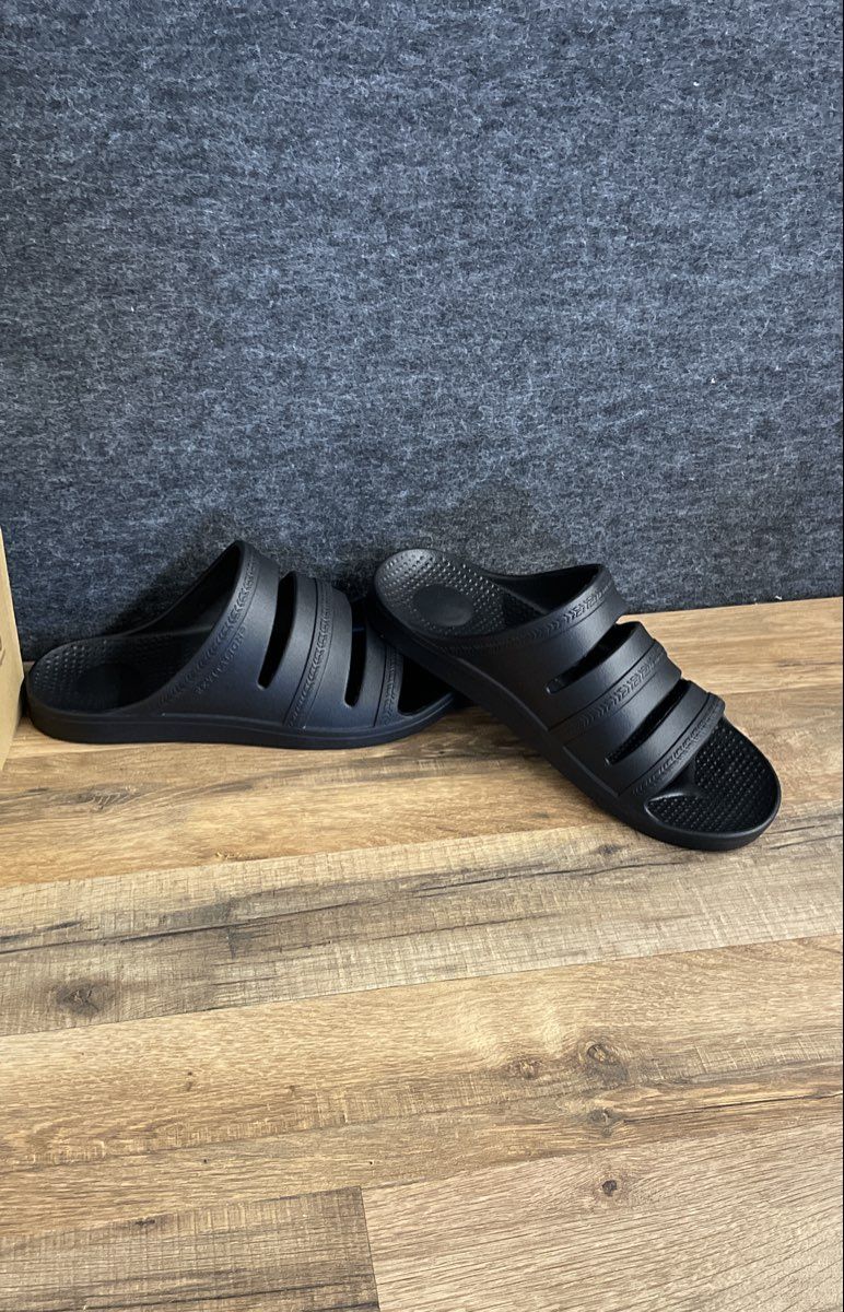 Waco Shoe Company Revitalign Black Three Strap Slide Sandals Women's Size 9 DS