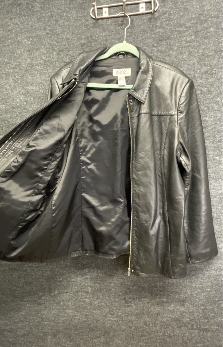 Alfani Women's Black Genuine Leather Zip Front Point Collar Jacket Sz XL