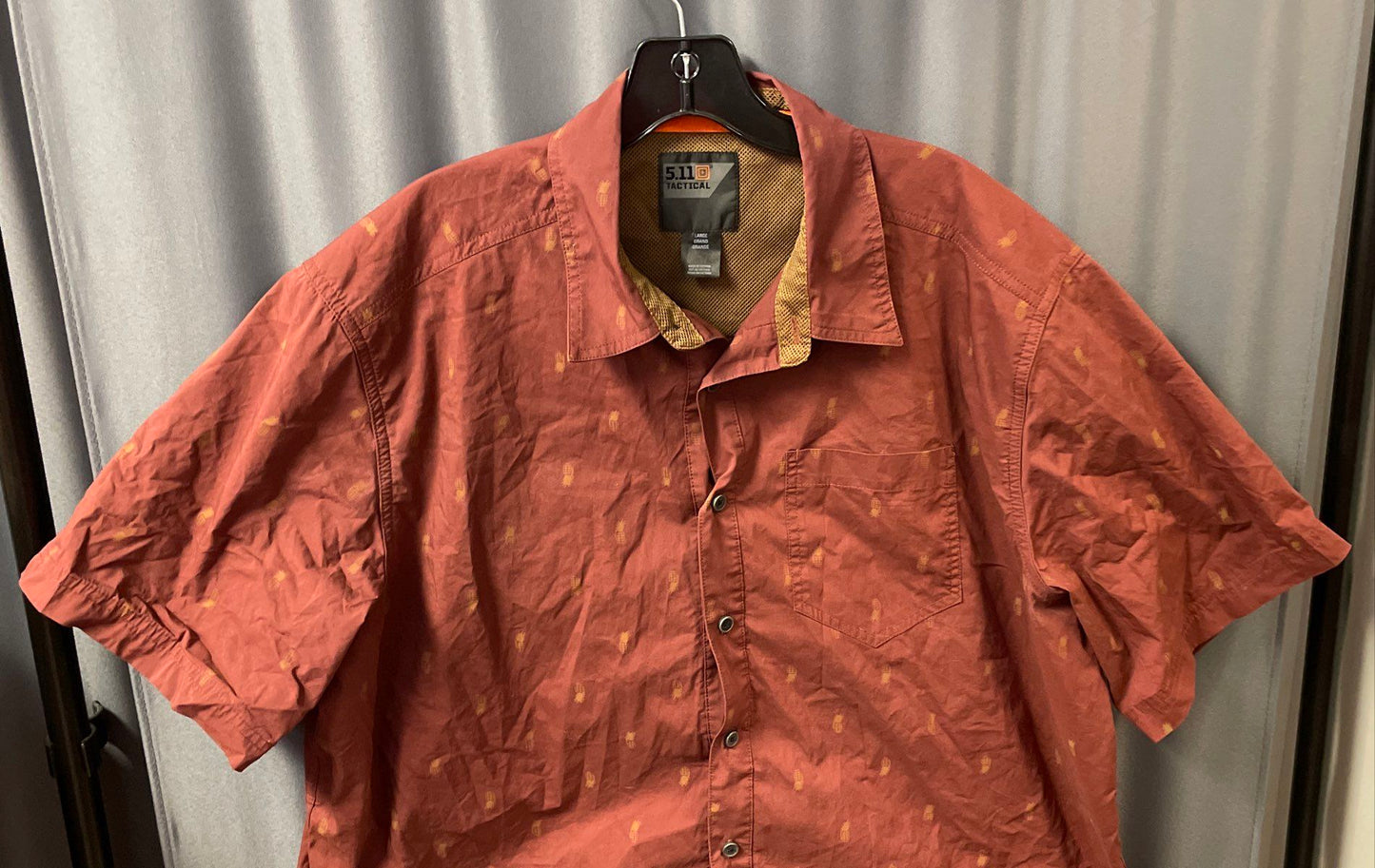 5.11 Tactical Men's Burgundy Pineapple Grenade Print Short Sleeve Shirt Sz L