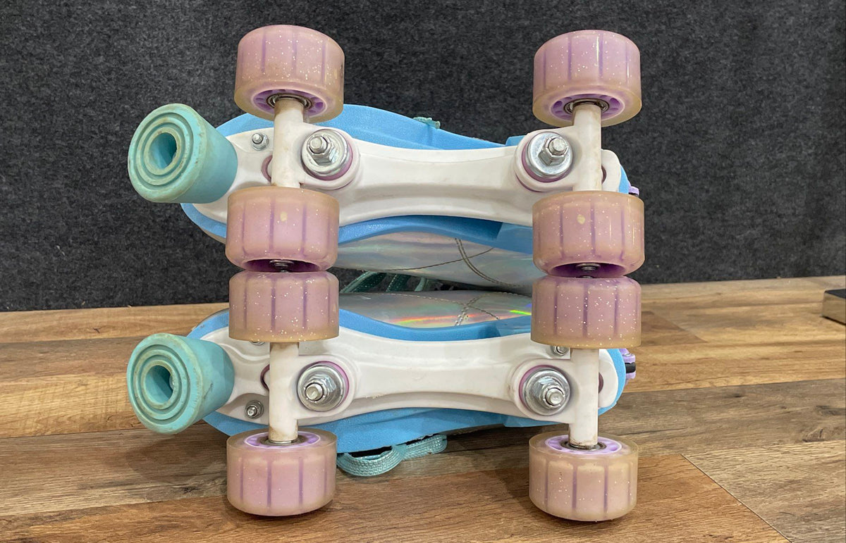 Roller Derby Pixie Youth Roller Skates Adjustable Size 3-6 Silver Holographic
