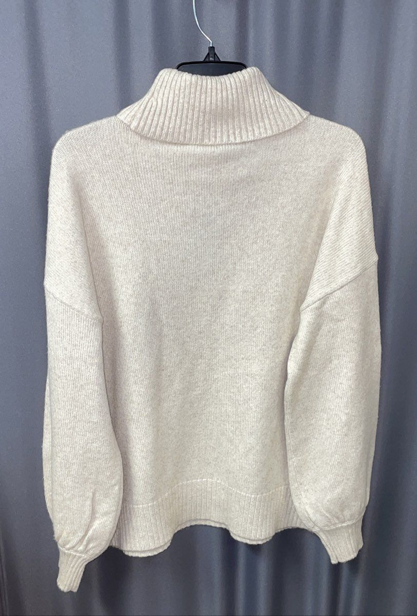 Crown & Ivy Women's Heather Oat Beige Pearl Rhinestone Turtleneck Sweater Sz M