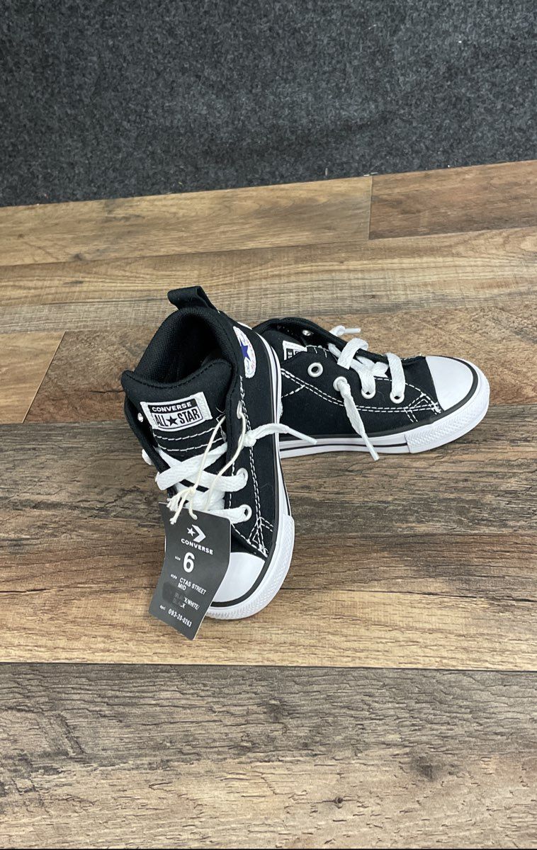 Converse Chuck Taylor All Star Street Mid Black White Toddler NWT Size 6