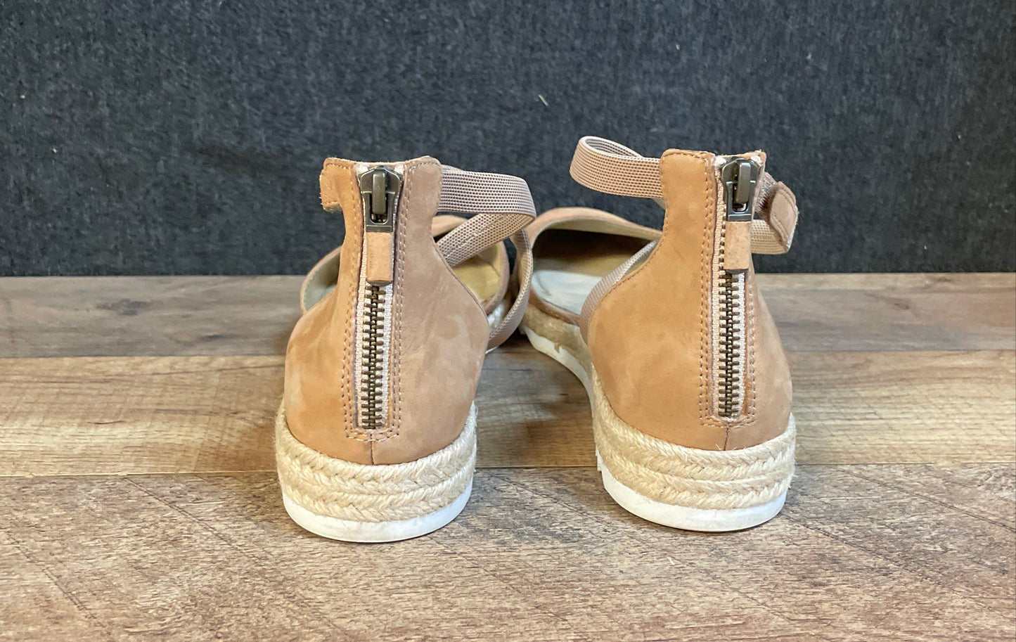 Eileen Fisher Bisa Tan Flat Espadrille Sandals Women's Size 7.5