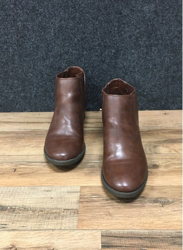 Unisa Brown Faux Leather Ankle Chelsea Boots Women's Size 8M