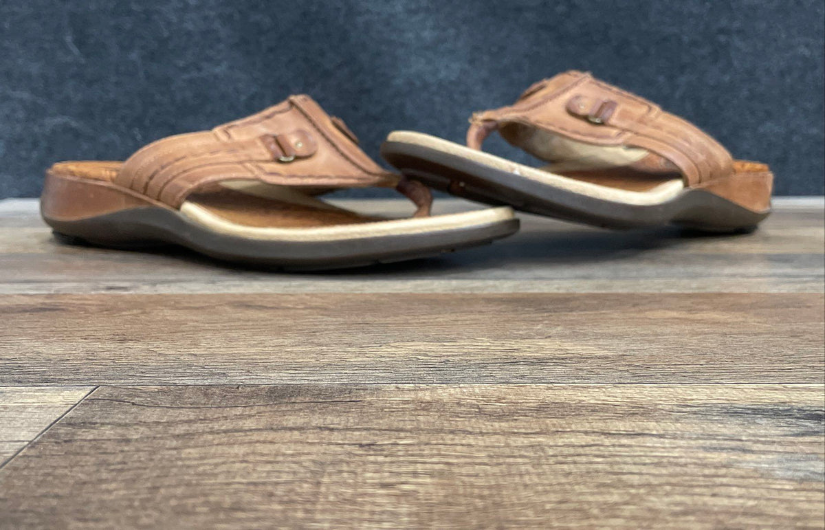 Ariat Brown Tooled Leather Flip Flop Thong Sandals Women's Size 8.5B