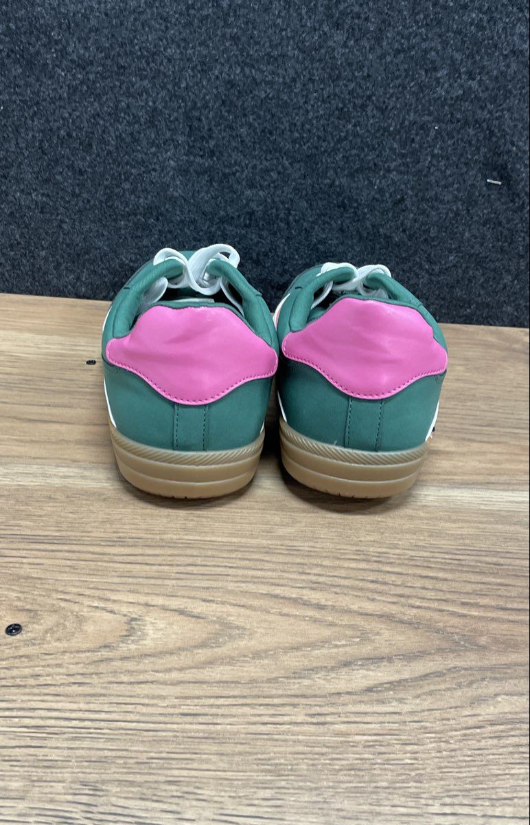 DV by Dolce Vita Nybela Green Pink Gum Sole Lifestyle Sneakers Women's Size 9