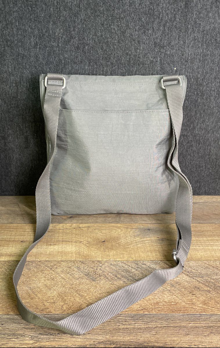 Baggallini Grey Nylon Flap Crossbody Bag Adjustable Strap Silver Hardware