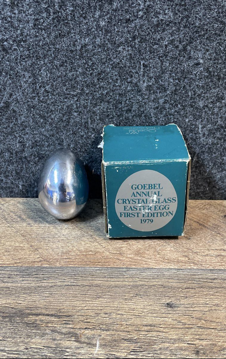Goebel 1979 Annual Crystal Easter Egg First Edition Lot 2 Frosted & Chrome Glass