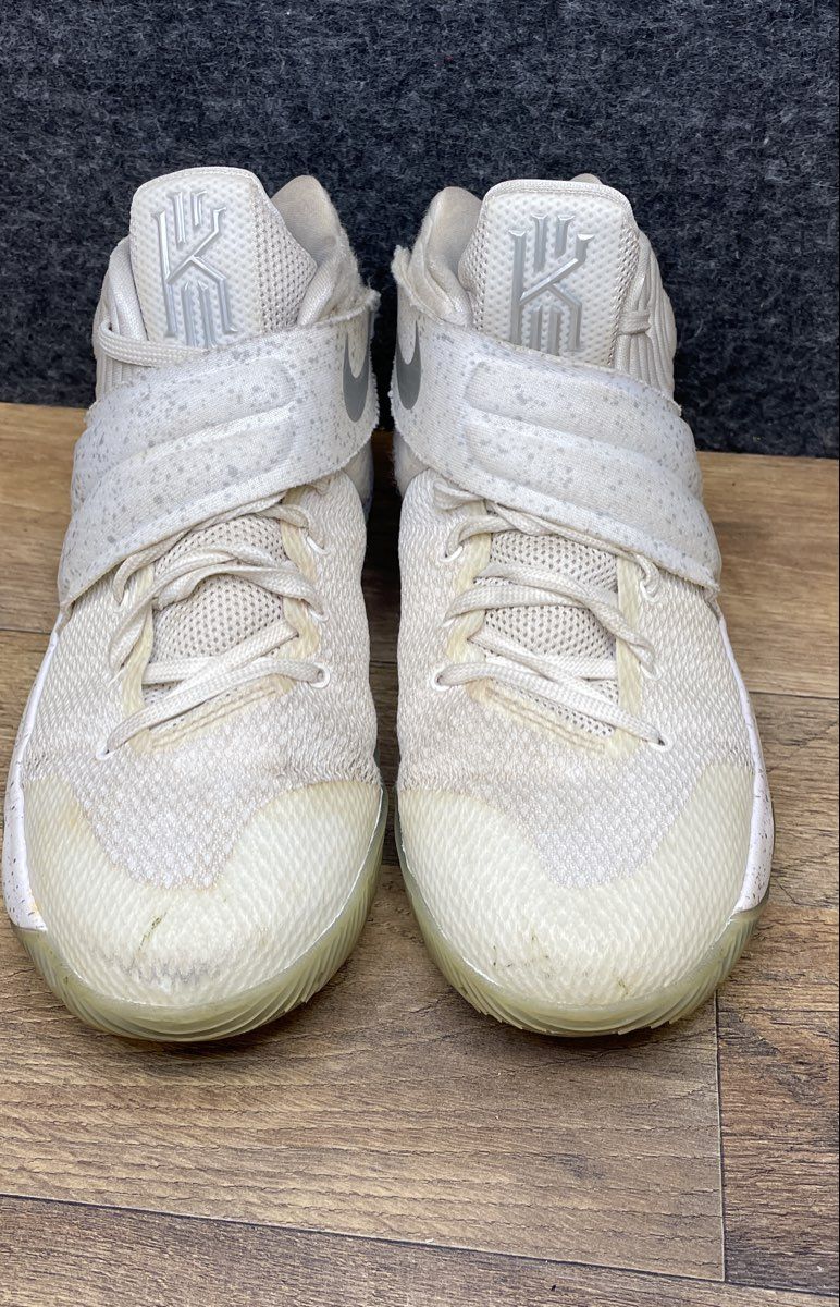 Nike Kyrie 2 Light Bone Reflect Silver Basketball Shoes Kids Size 7Y