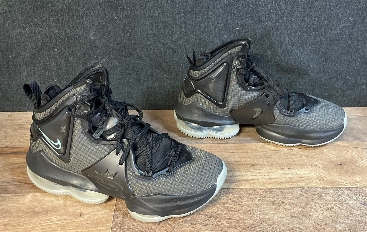 Nike LeBron 19 GS Black Medium Ash Basketball Shoes Youth Size 6Y