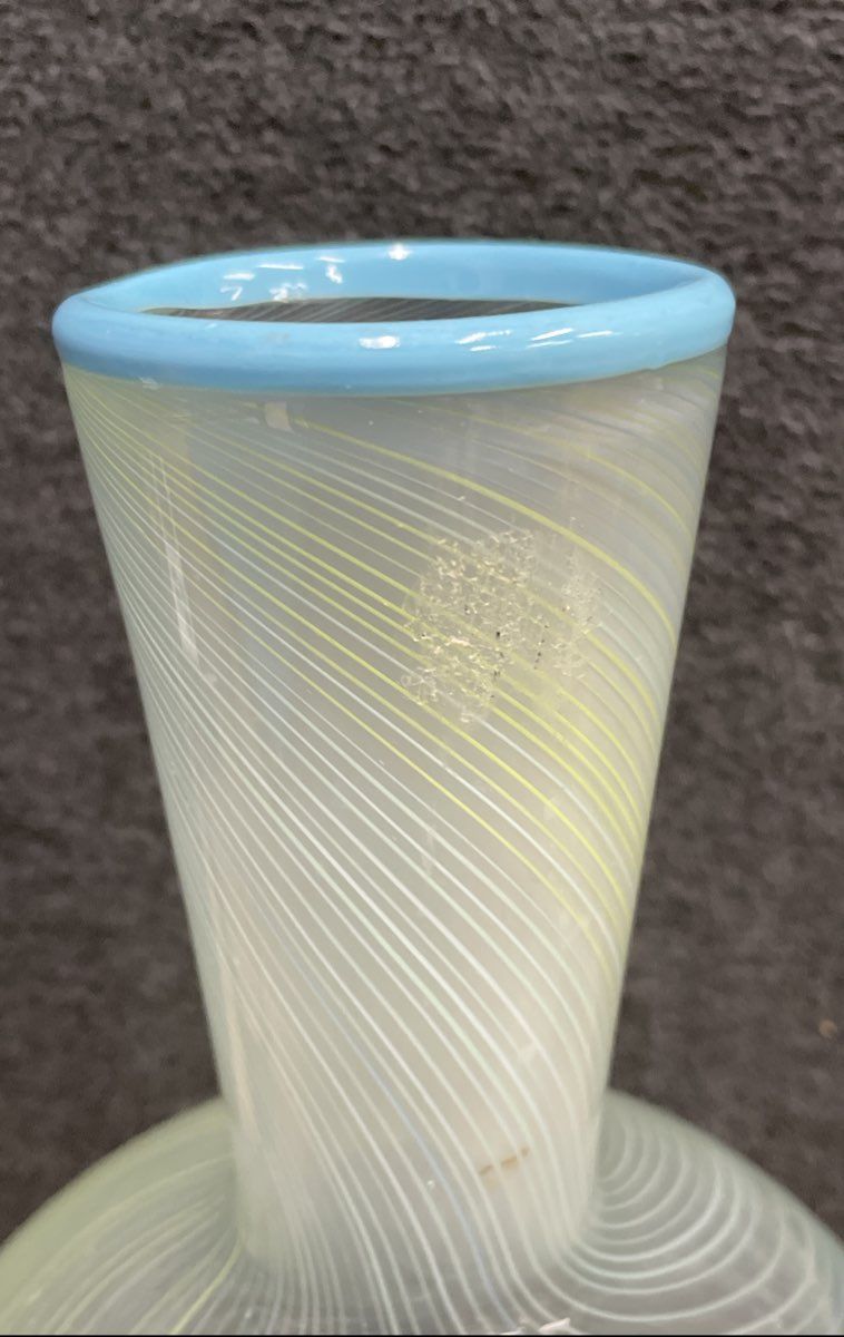 Art Glass Vase Spiral Swirl Pattern Light Blue Rim Bulbous Body 9" Vintage