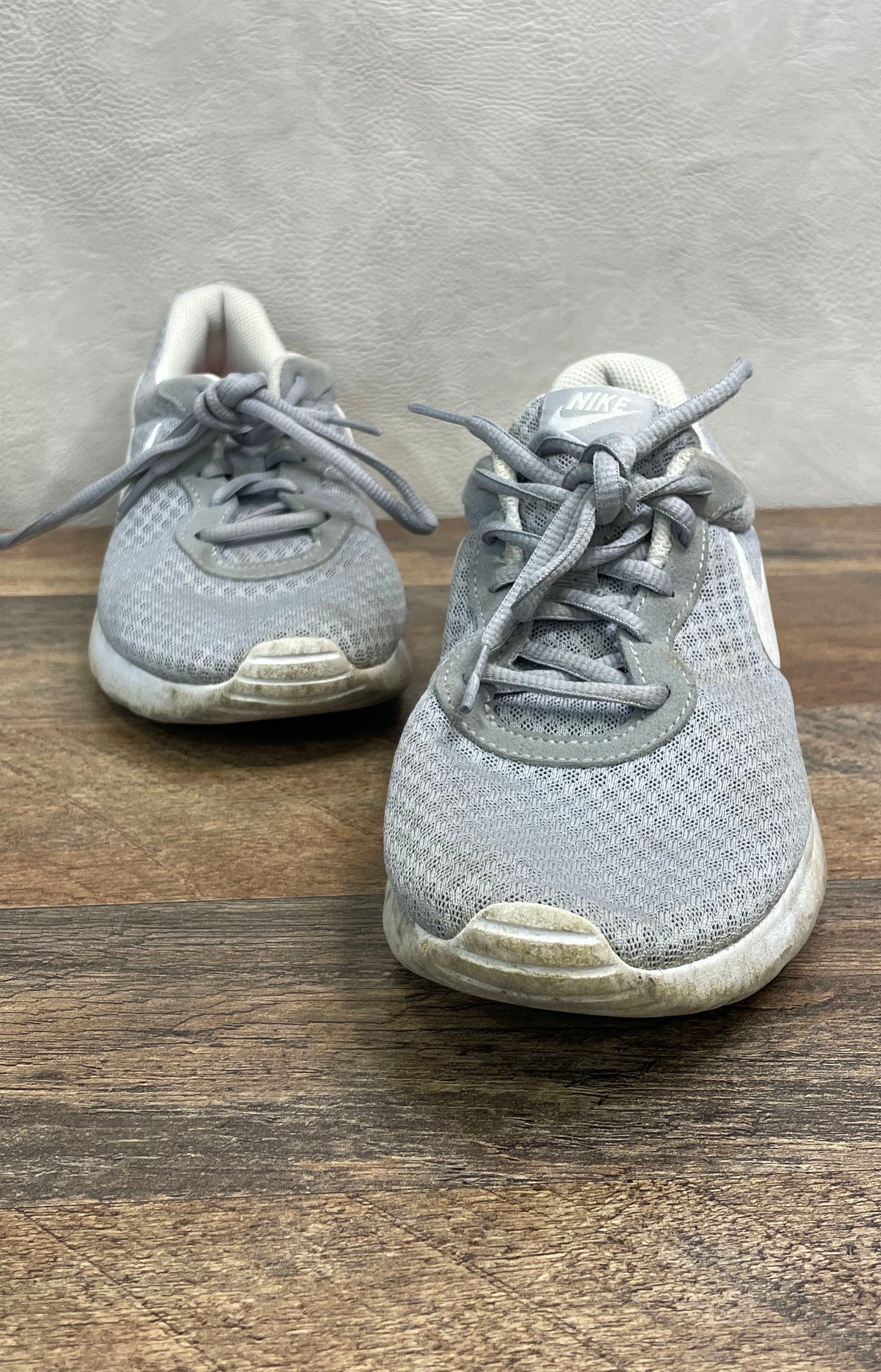 Nike Tanjun Wolf Grey White Women's Running Shoes Size 8