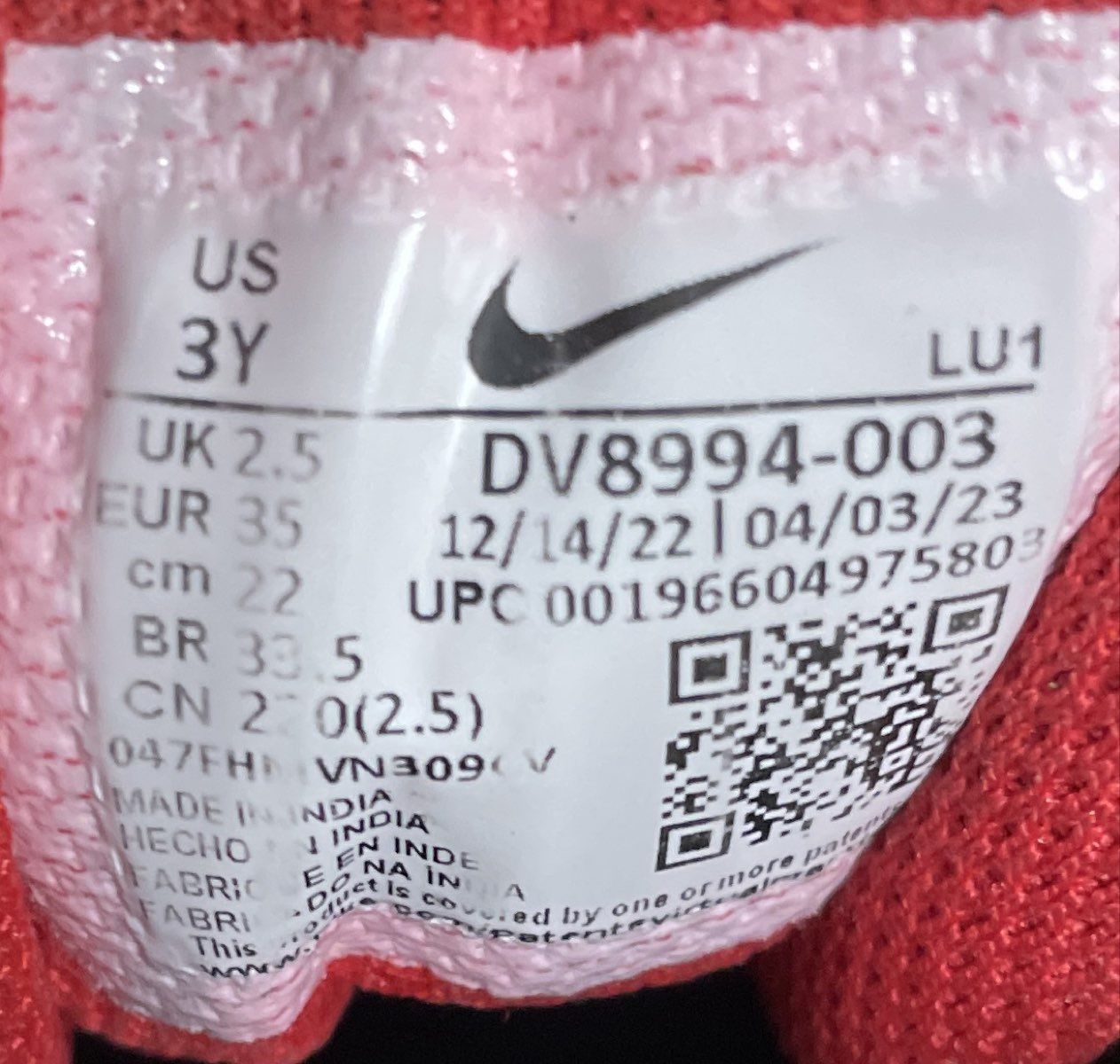 Nike Team Hustle D11 Black University Red White Basketball Sneakers Size 3Y