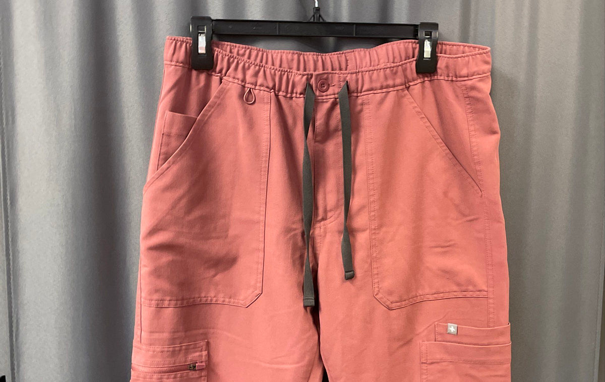 Figs Men's Cairo Cargo Scrub Pants Brick Technical Collection Sz Medium Short