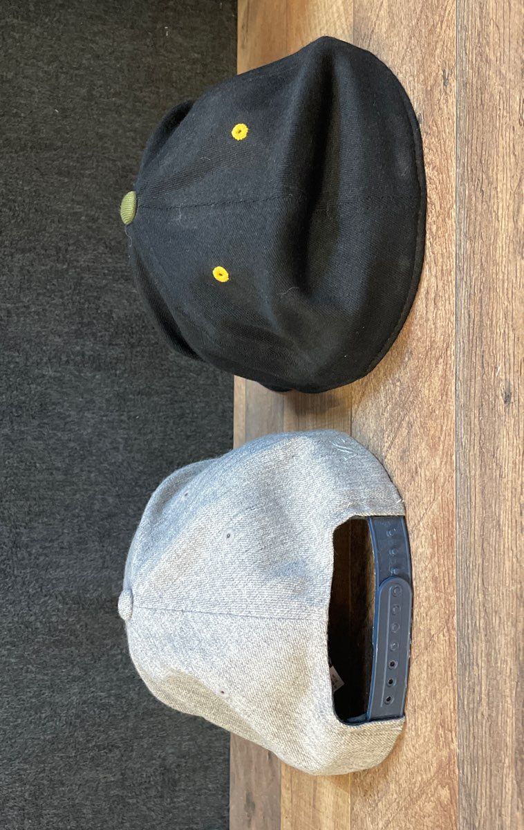 Lot of 2 RVCA & Dakine Men's Baseball Caps Gray Snapback Black Fitted Sz 7 1/4+