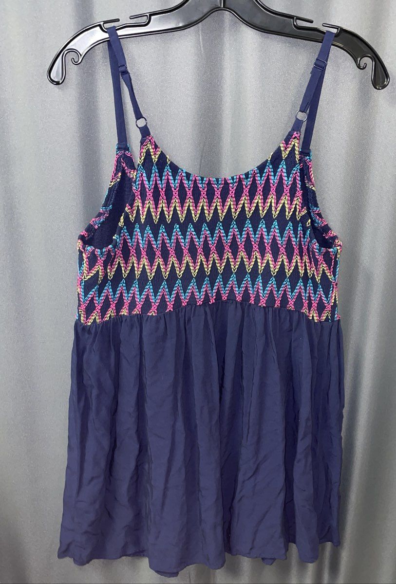 Torrid Women's Navy Blue Geometric Embroidered Smocked Camisole Tank Top Sz 1