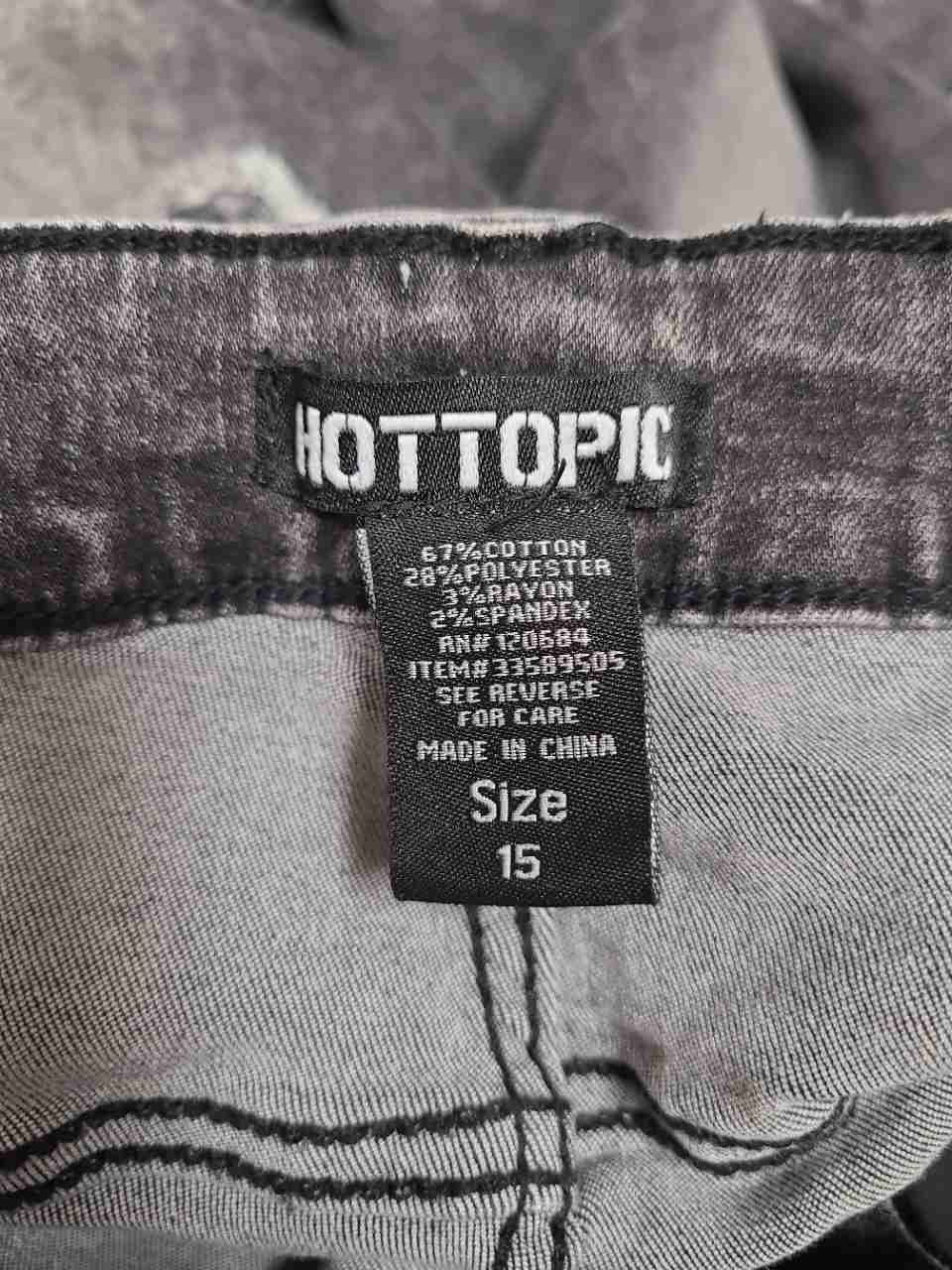 Hot Topic Women's Grey Faded Flare Jeans Raw Seam Distressed Grommet Sz 15