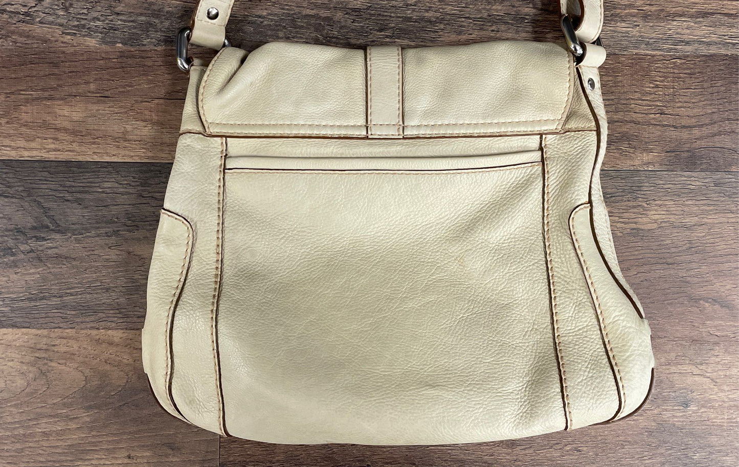 Fossil Cream Pebbled Leather Flap Crossbody Bag Silver Hardware Adjustable