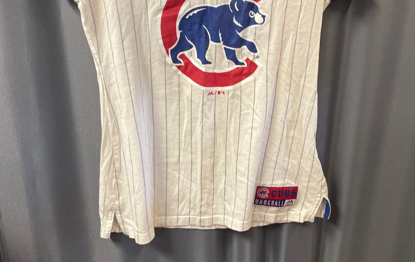 Majestic Women's Chicago Cubs T-Shirt White Blue Pinstripe V-Neck Raglan Sz S