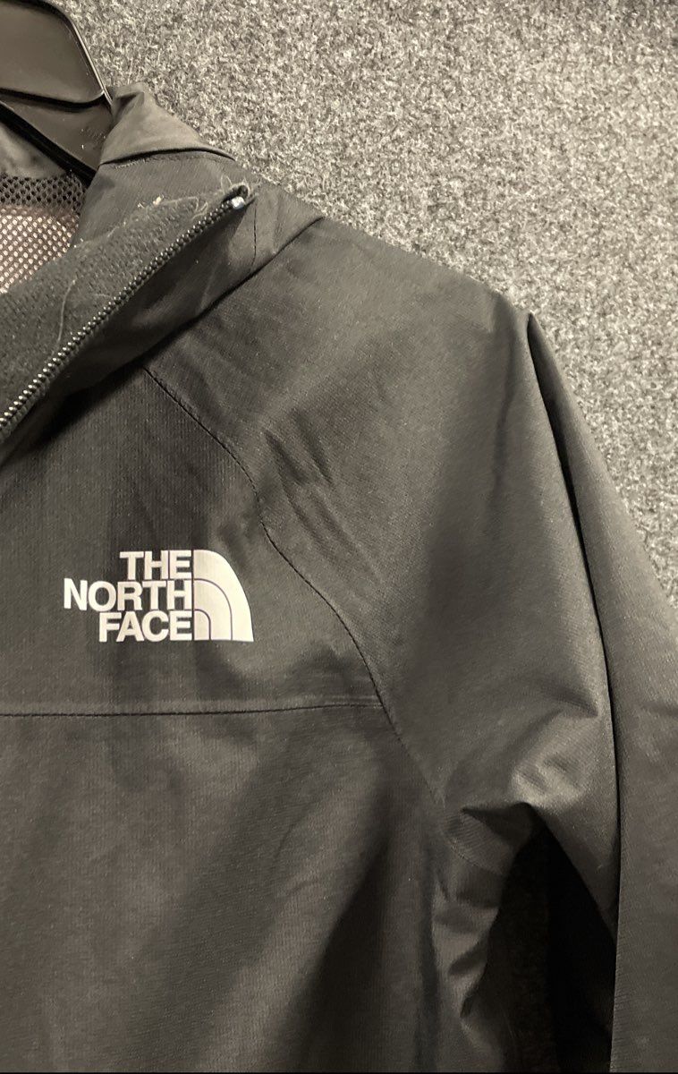 The North Face Boy's Resolve Black DryVent Waterproof Hooded Rain Jacket S 7/8