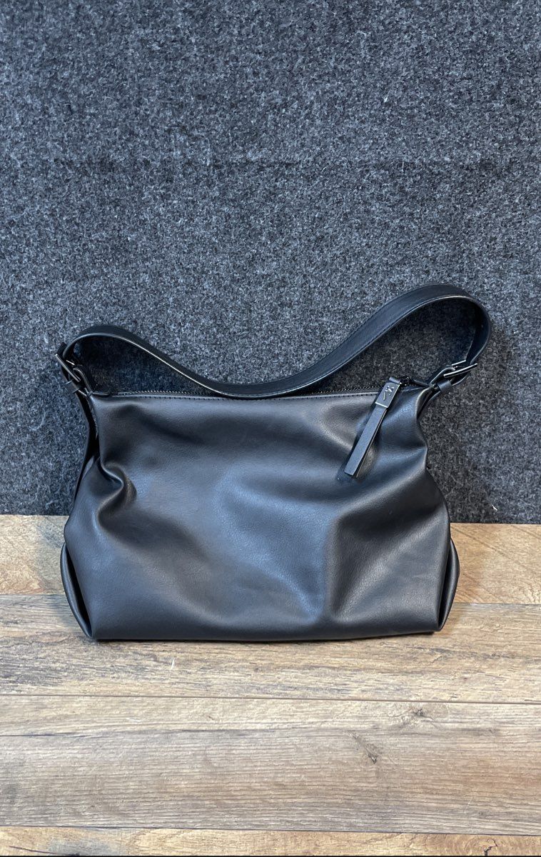 Simply Vera Vera Wang Black Faux Leather Shoulder Bag Purse Slouchy