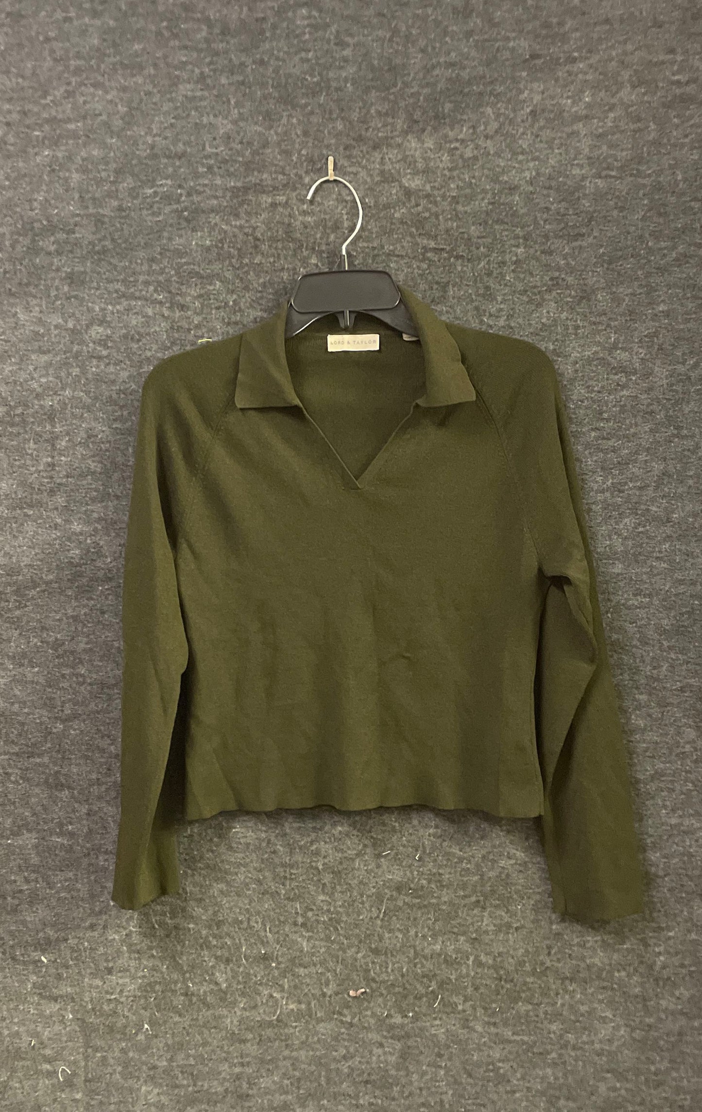 Vintage Lord & Taylor Women's Olive Green V-Neck Collared Knit Shirt Sz M