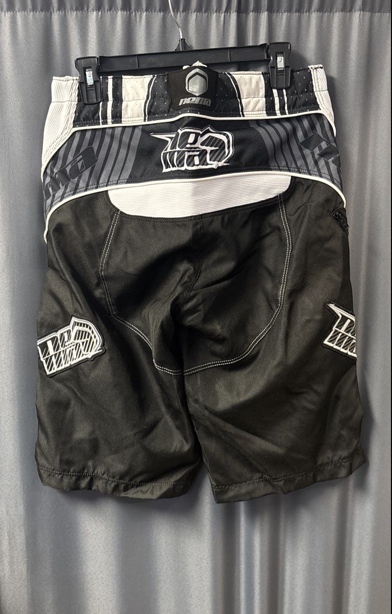 Nema Men's Podium MTB Downhill Race Shorts Black White Ratchet Sz 32 NWT