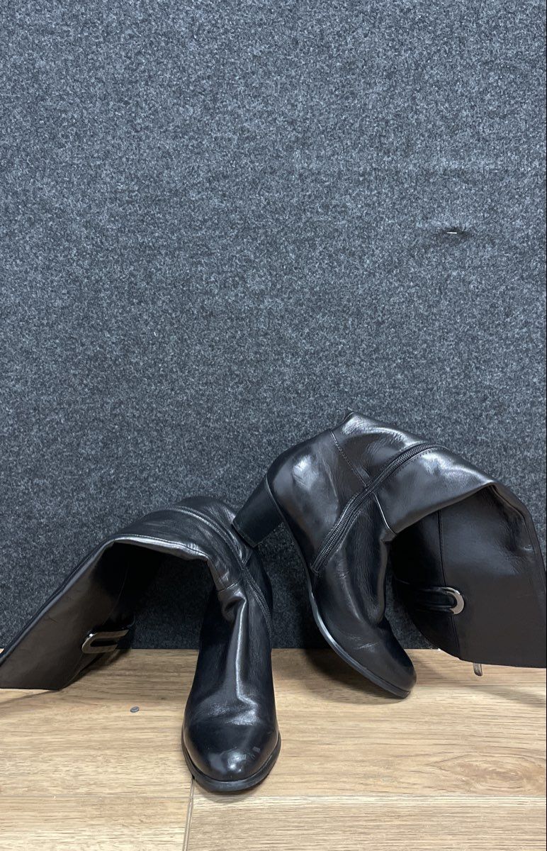 Black Leather Tall Knee High Block Heel Side Zip Boots Women's Size 37