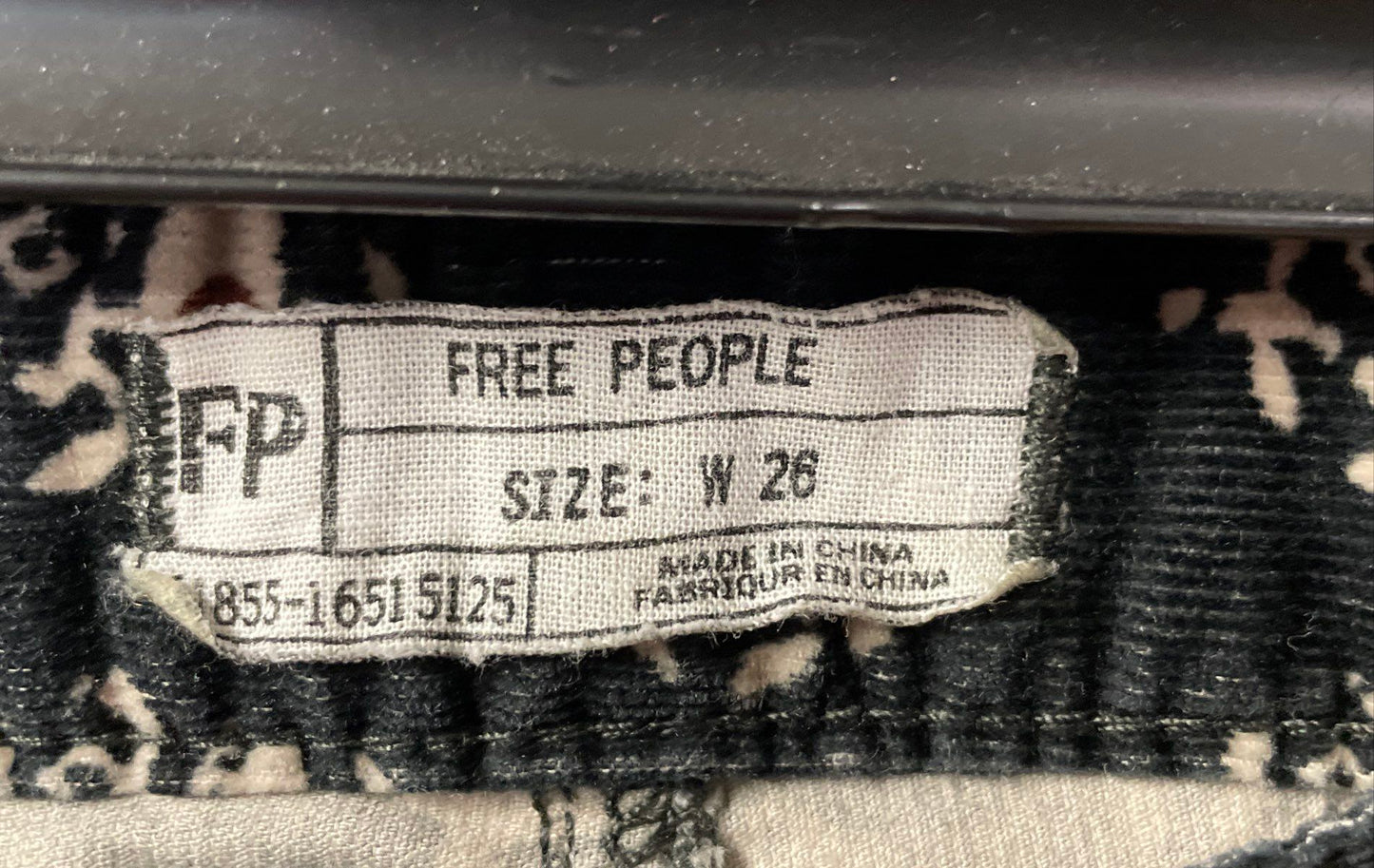Free People Women's Black Block Print Floral Corduroy Skinny Pants Sz 26