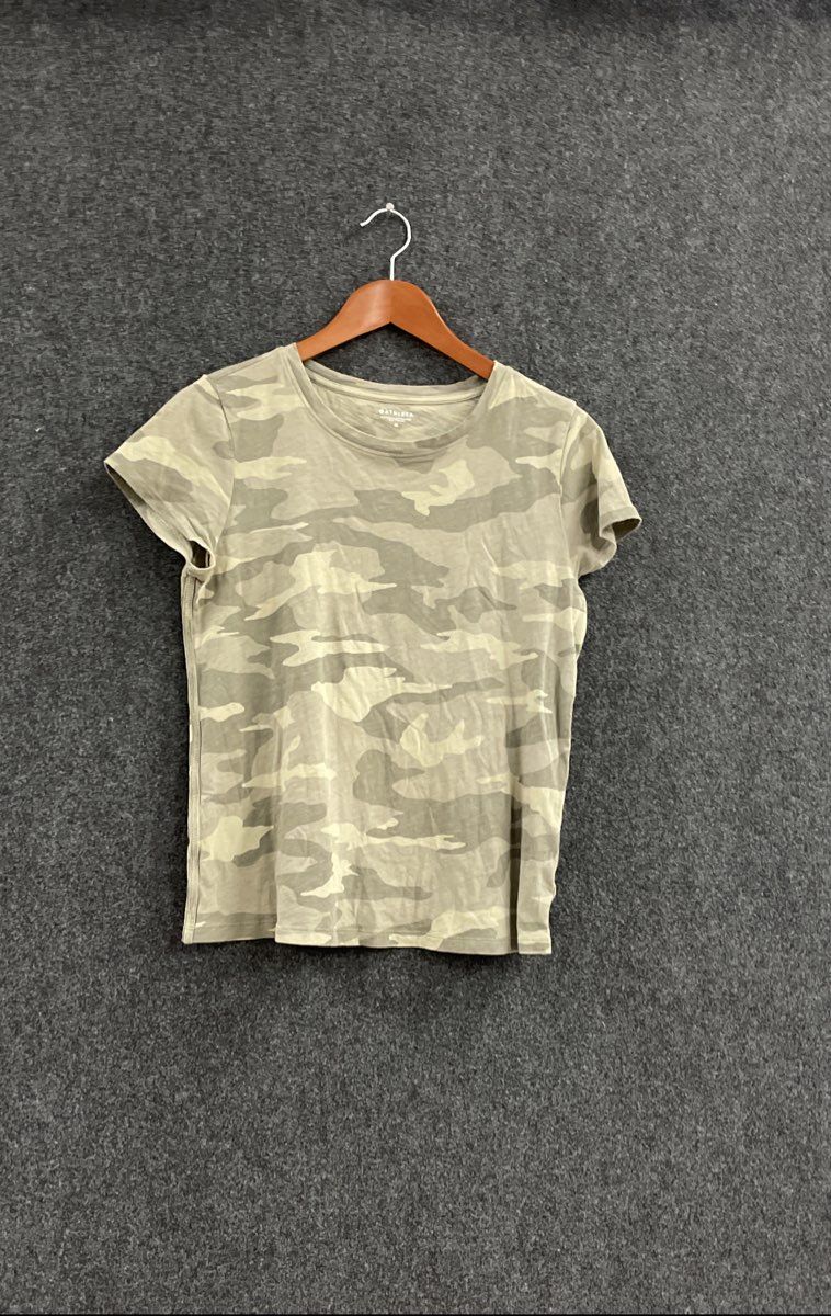 Athleta Women's Green Camo Slub Knit Crew Neck Short Sleeve T-Shirt Sz M