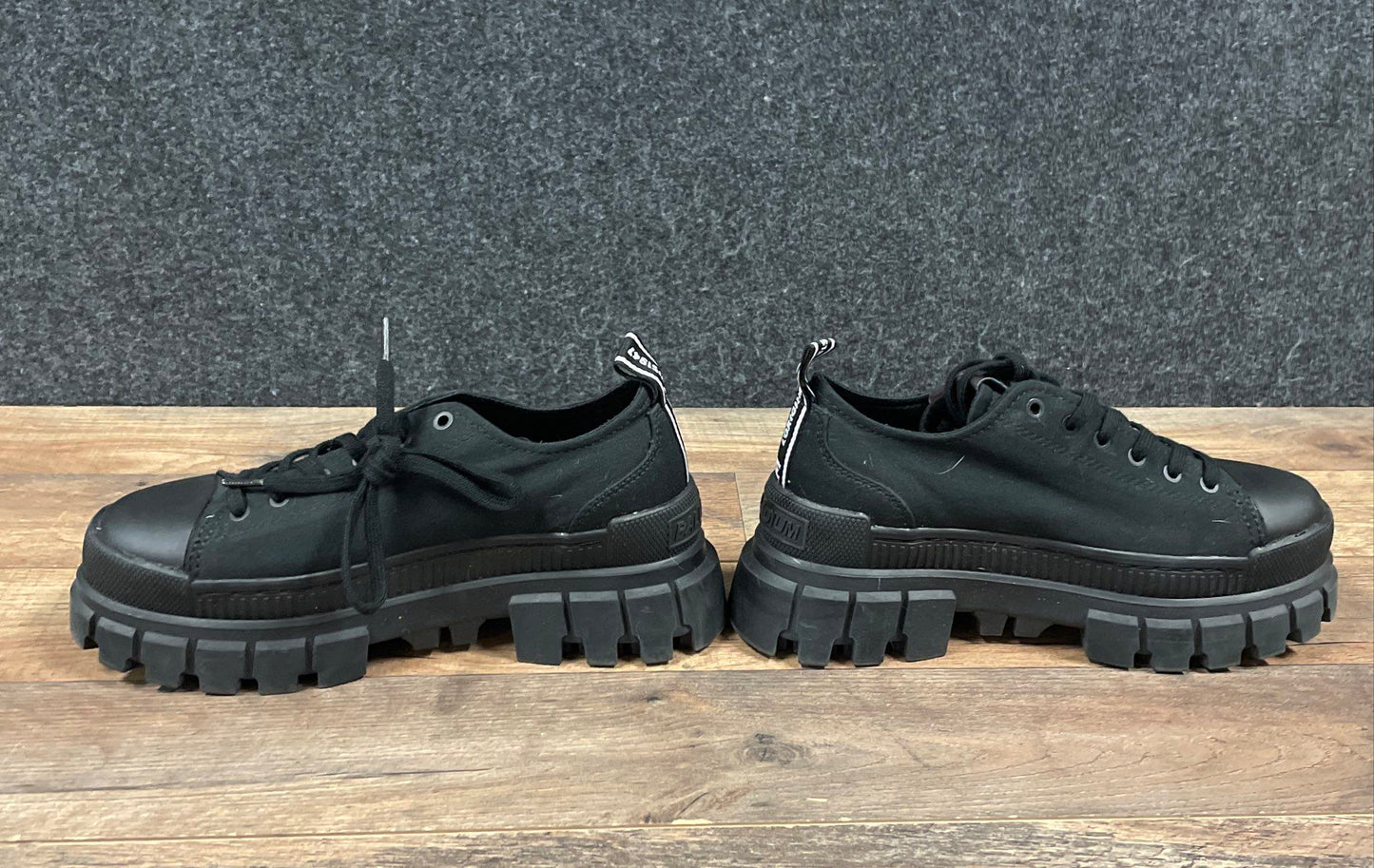 Palladium Revolt Lo TX Black Canvas Platform Sneakers Women's Size 7