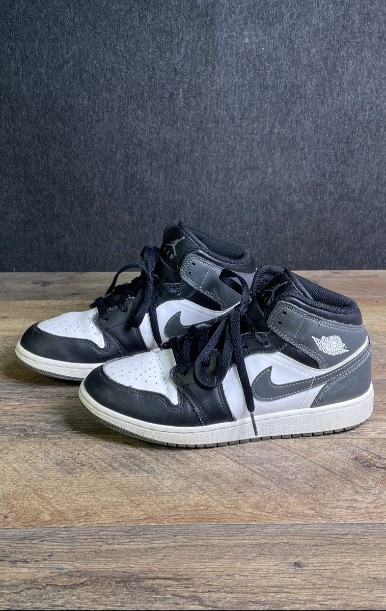 Nike Air Jordan 1 Mid Black White Particle Grey Youth Sneakers Size 6.5Y