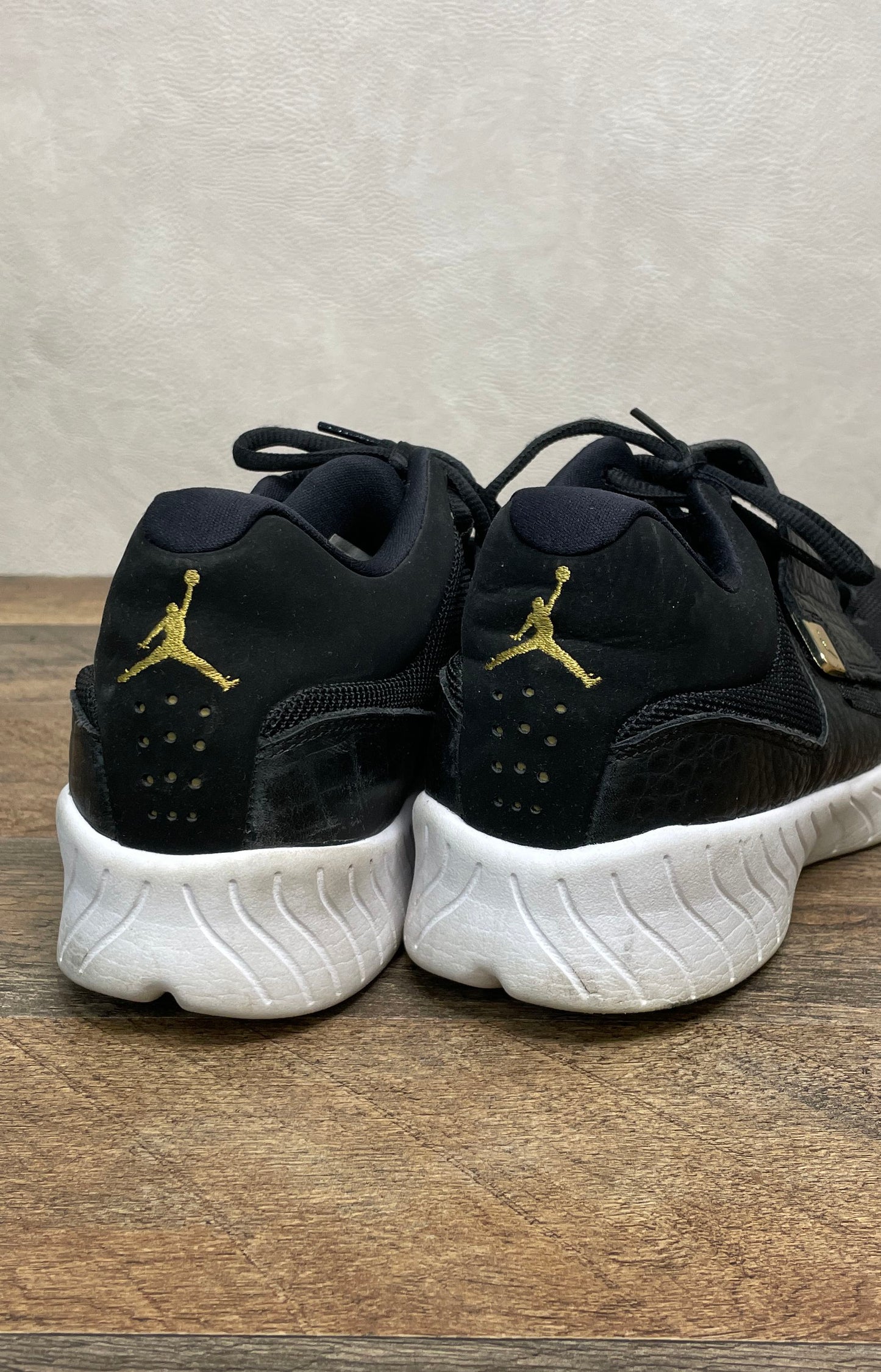 Nike Air Jordan J23 Black Metallic Gold White Sneakers Men's Size 10.5