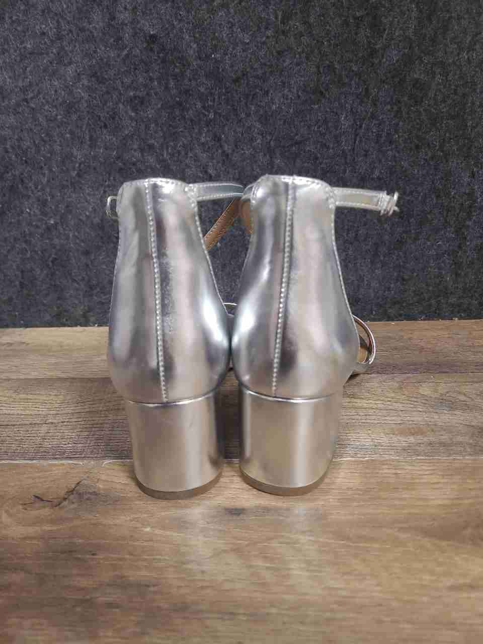 Steve Madden Irenee Silver Metallic Block Heel Ankle Strap Sandals Size 8M