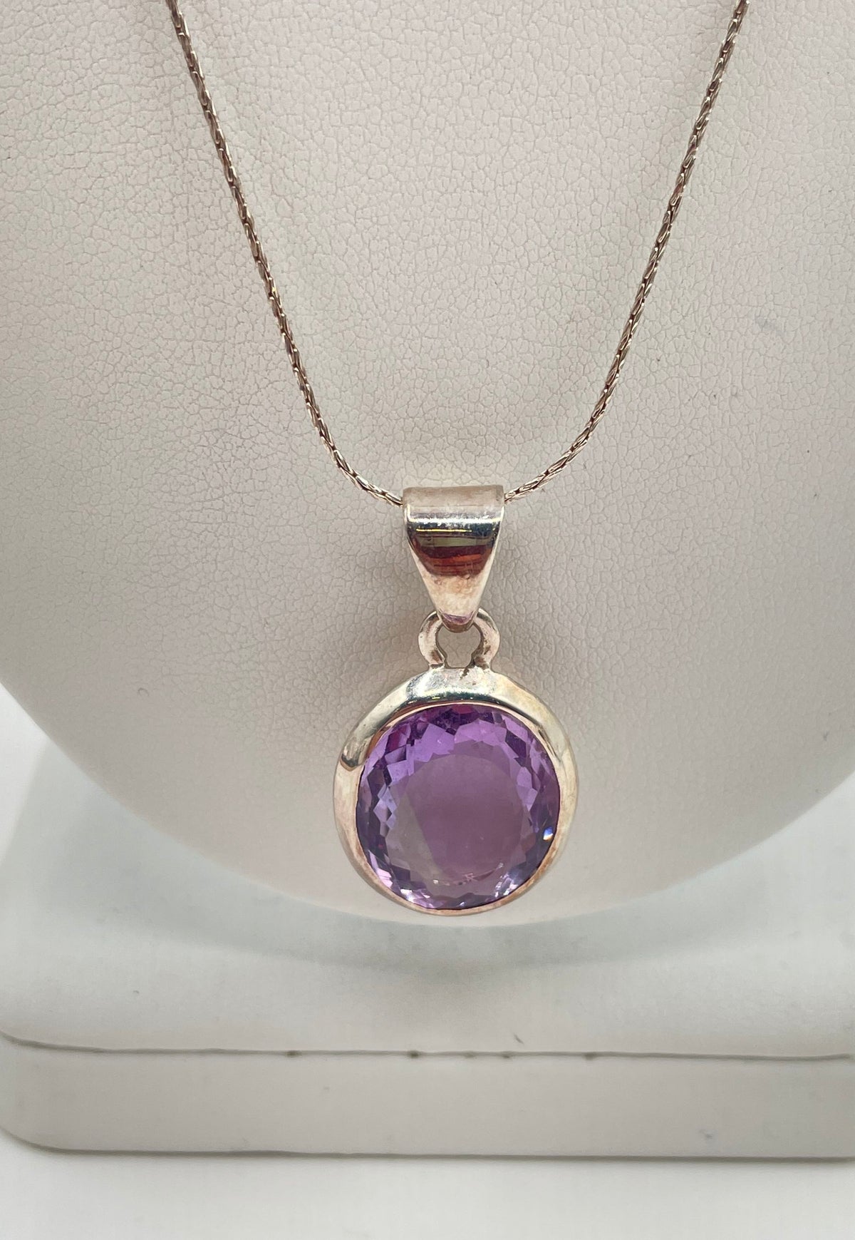 925 Sterling Silver Purple Glass Stone Pendant Necklace 8.5g