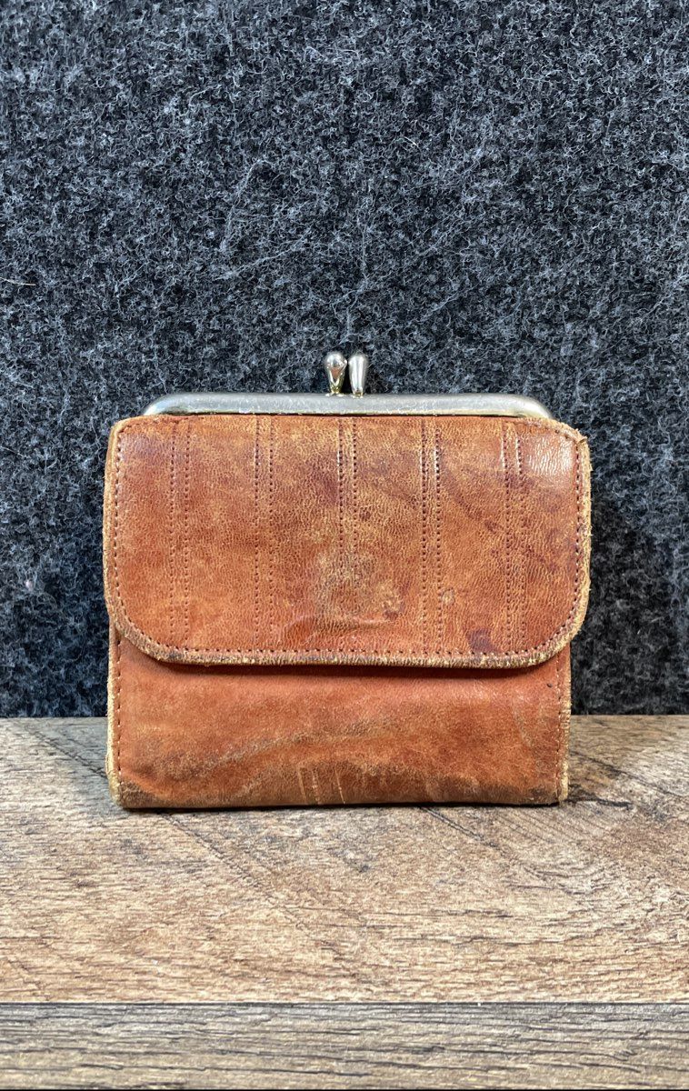 Vintage 70s Princess Gardner Brown Genuine Lambskin Kiss Lock Trifold Wallet