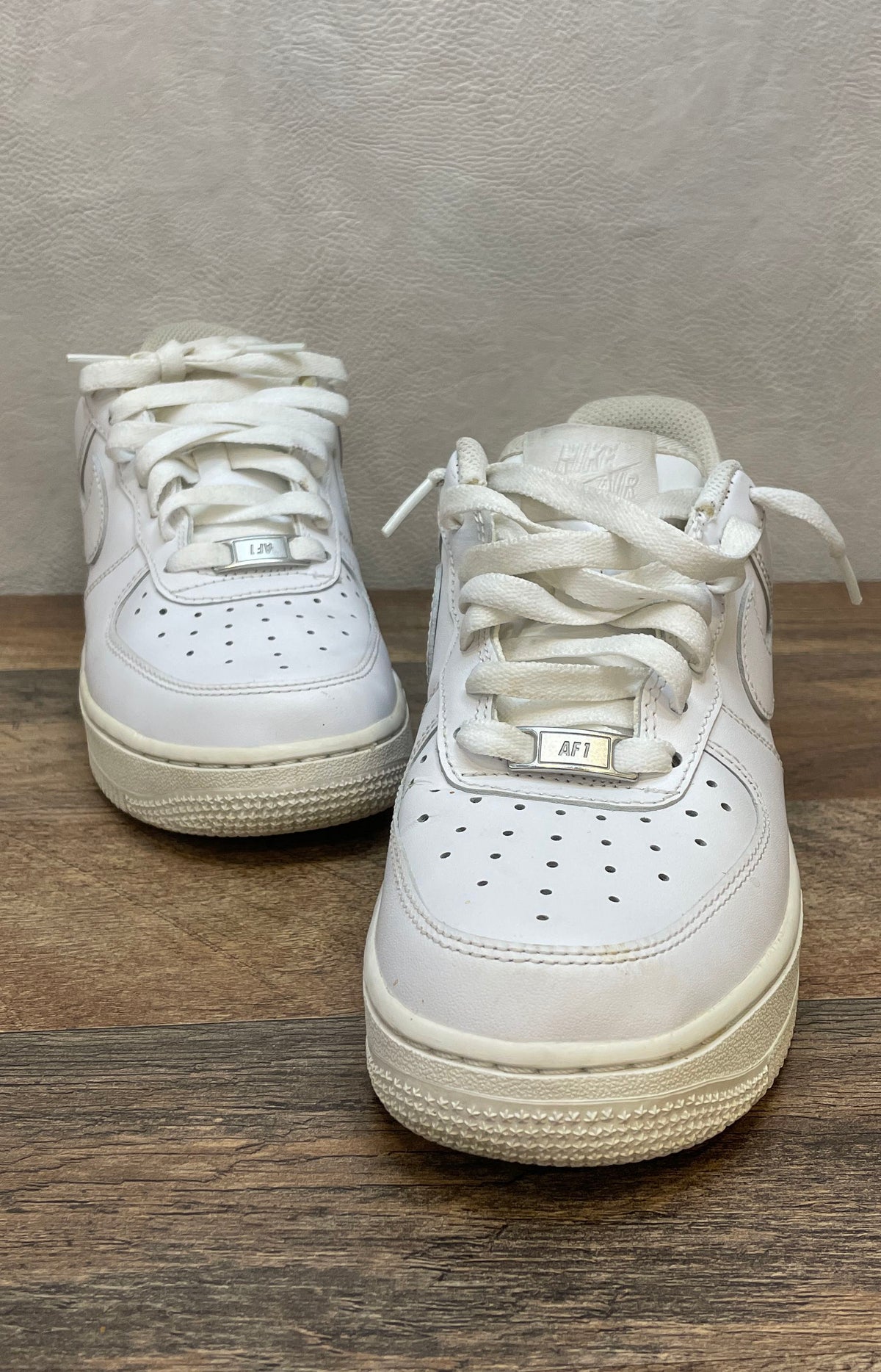 Nike Air Force 1 '07 Low Triple White Women's Sneakers Size 7