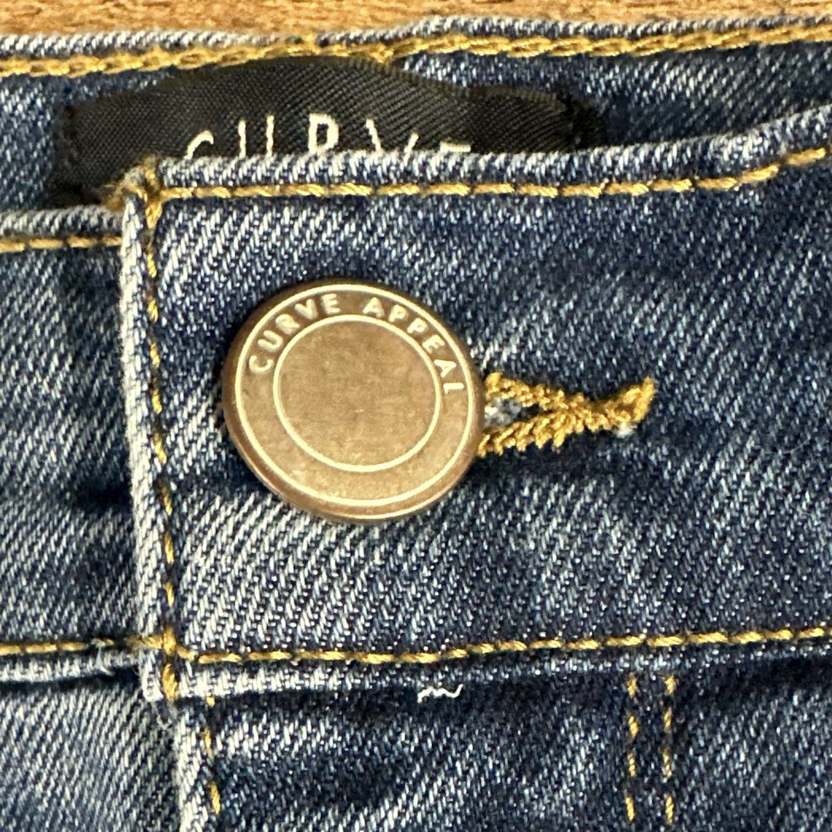 Curve Appeal Women's Blue Jeans Gold Embroidered Trim Side Seam Sz 4/27